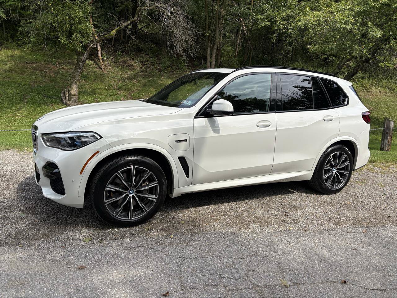Used 2023 BMW X5 xDrive45e w/ Executive Package AWD/4WD image 4