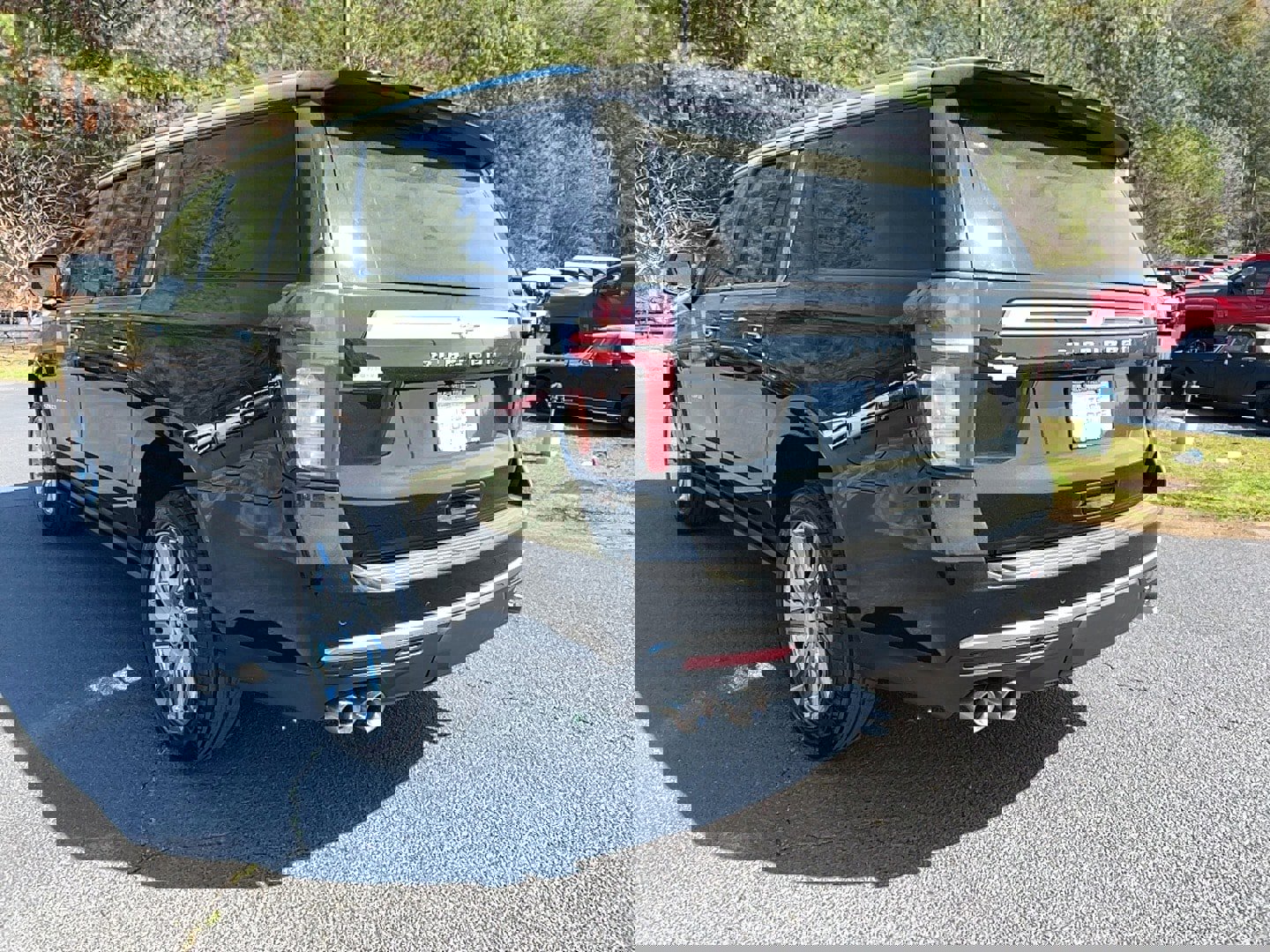 Used 2021 Chevrolet Suburban High Country w/ Premium Package image 7