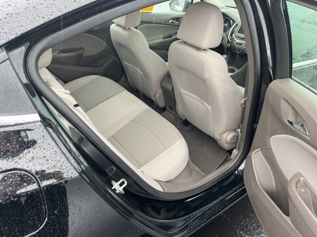 Used 2017 Chevrolet Cruze LT w/ Convenience Package FWD image 9