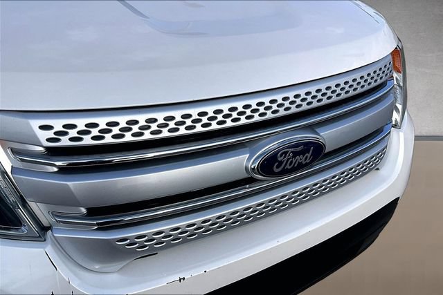 Used 2014 Ford Explorer XLT w/ Equipment Group 201A AWD/4WD image 25