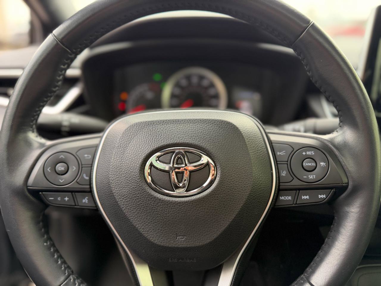 Used 2020 Toyota Corolla SE w/ SE Premium Package image 21