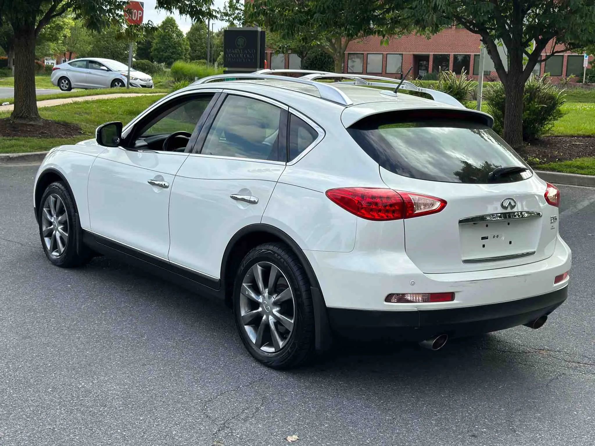 Used 2012 INFINITI EX35 Journey w/ Premium Pkg image 11