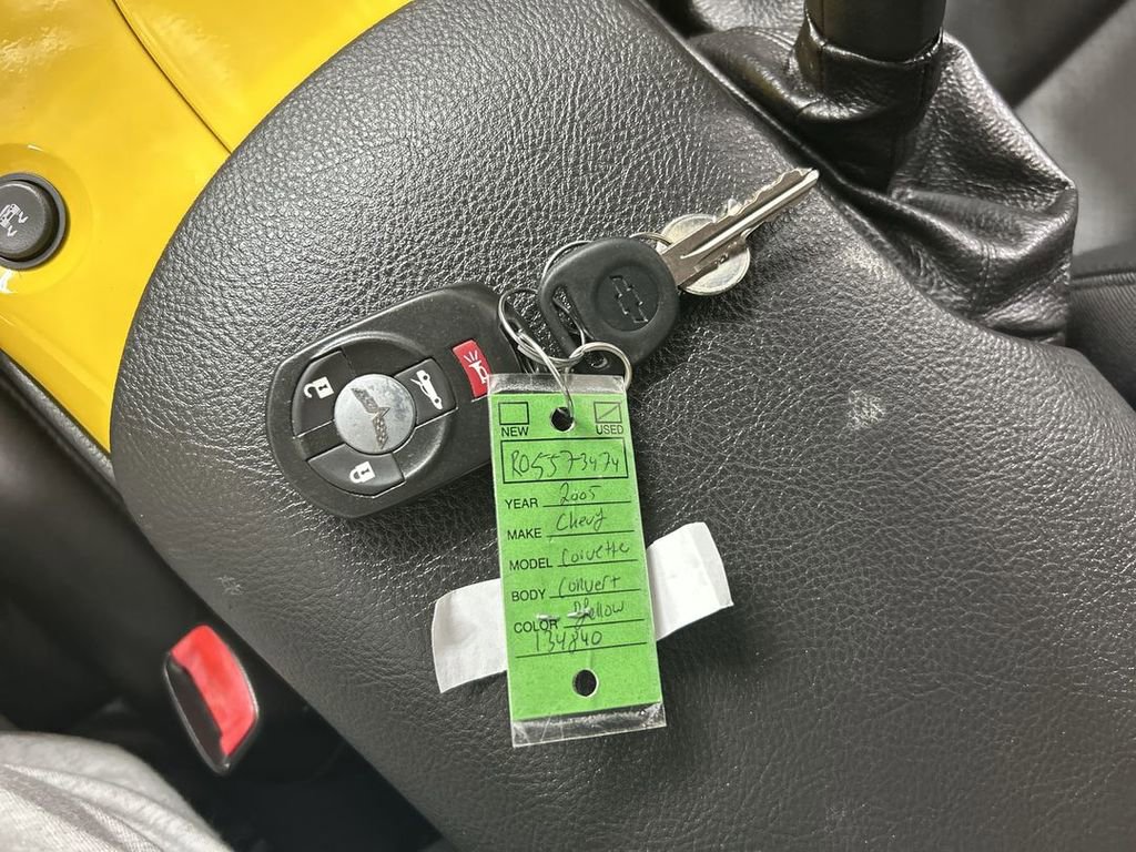 Used 2005 Chevrolet Corvette Convertible w/ Preferred Equipment Group RWD image 12