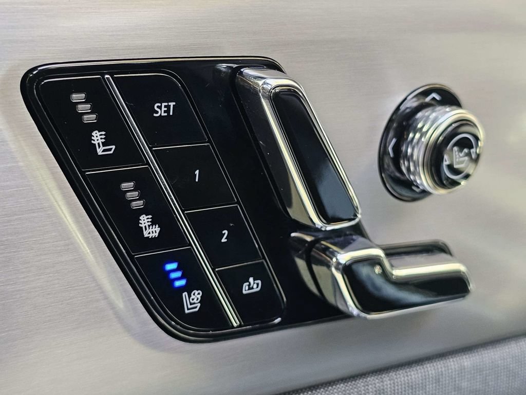 Certified 2026 Cadillac Vistiq Premium Luxury AWD/4WD image 24