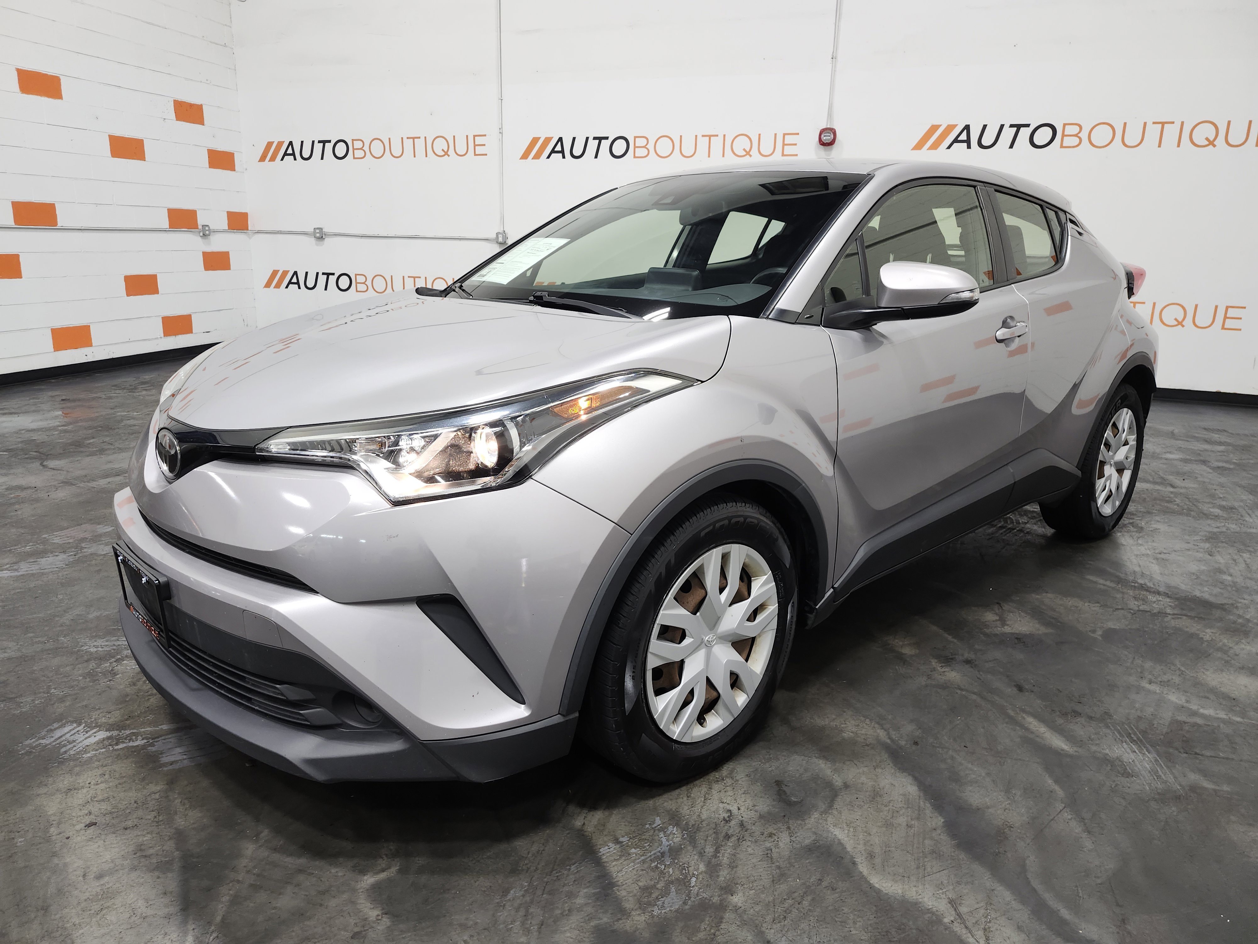 Used 2019 Toyota C-HR LE image 11