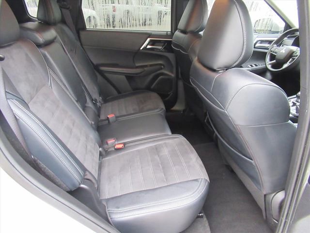 Used 2024 Mitsubishi Outlander SE AWD/4WD image 28