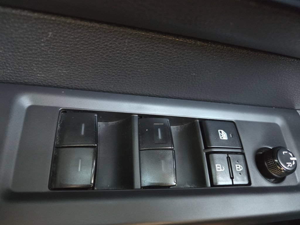 Used 2022 Toyota Tundra SR5 w/ SR5 Premium Package RWD image 19