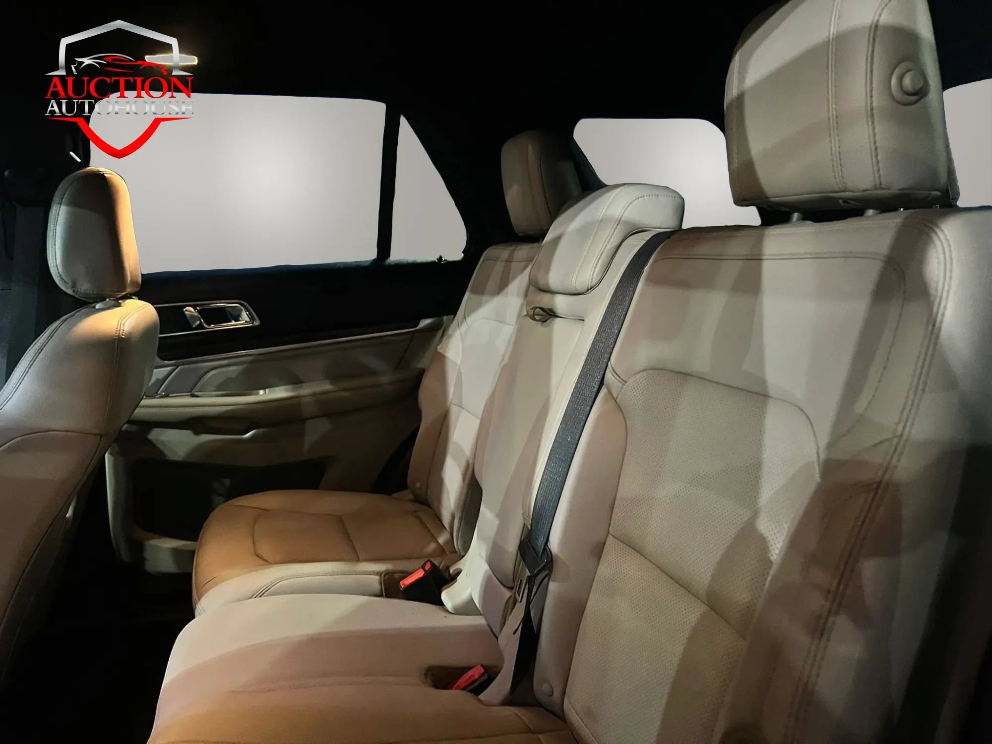 Used 2018 Ford Explorer Limited w/ Equipment Group 301A AWD/4WD image 19