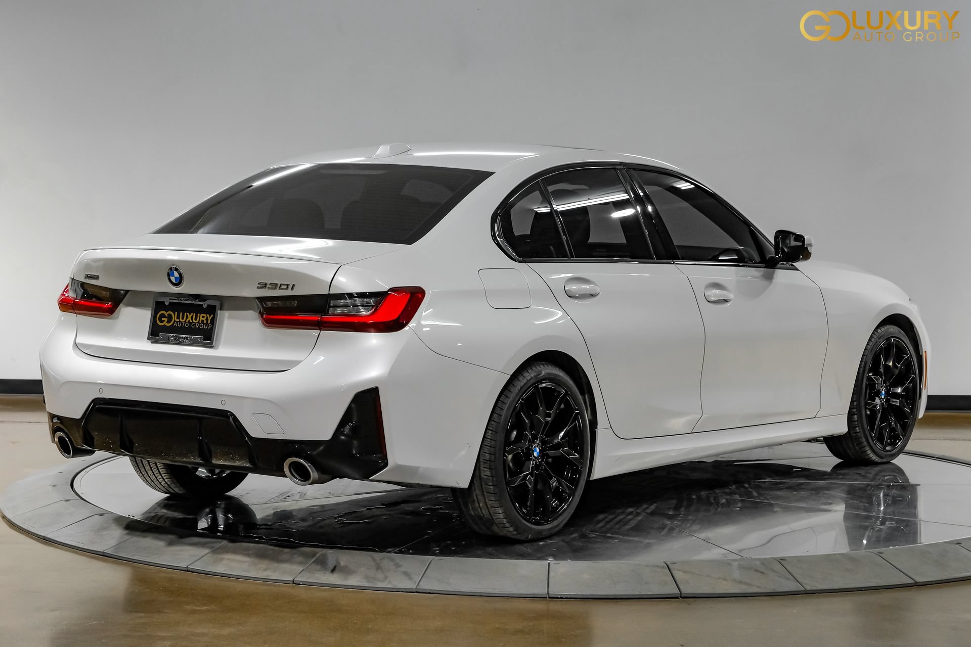 Used 2026 BMW 330i xDrive Sedan AWD/4WD image 9