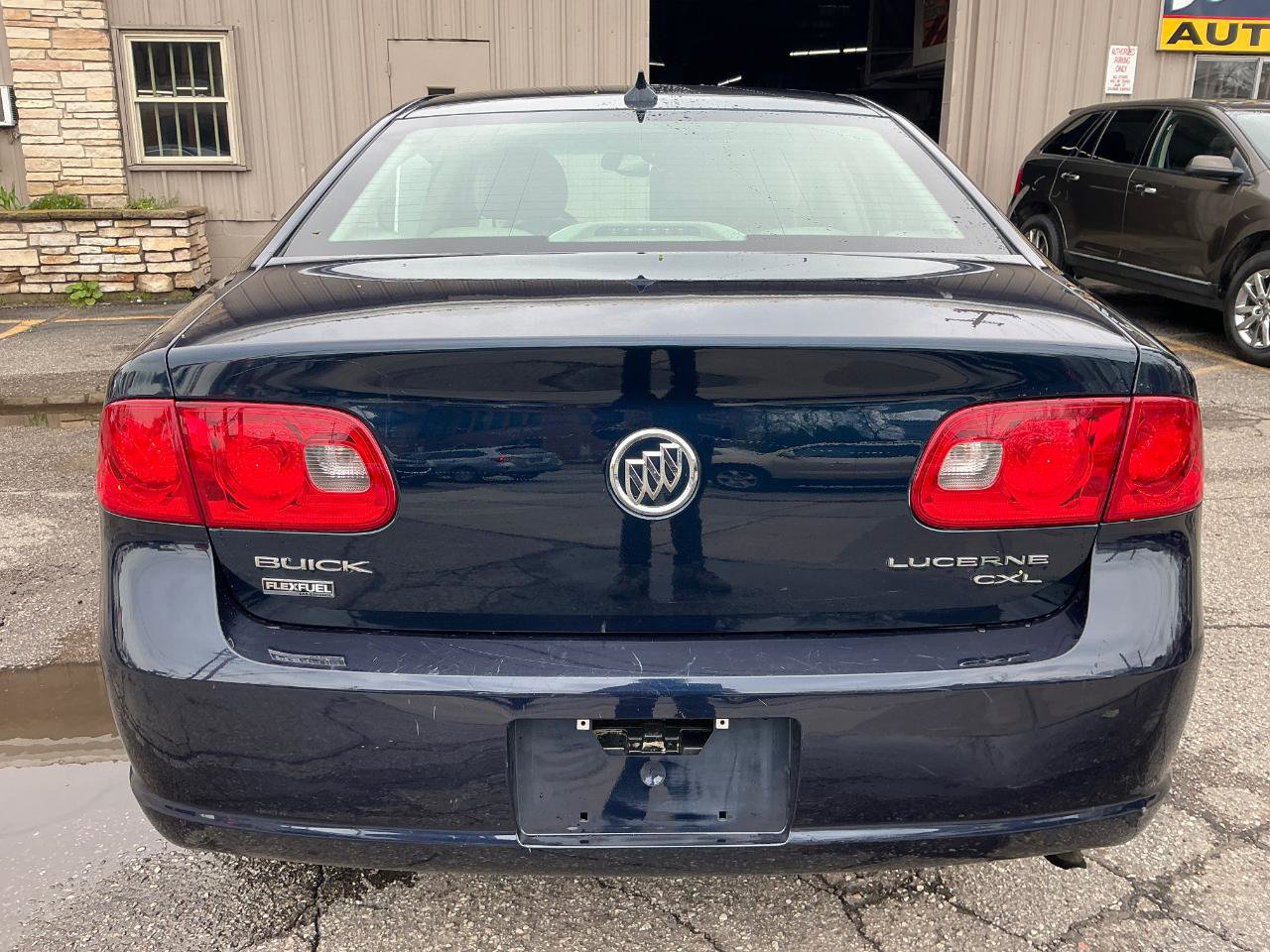 Used 2009 Buick Lucerne CXL FWD image 4