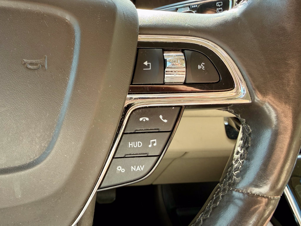 Used 2019 Lincoln Navigator Reserve AWD/4WD image 25