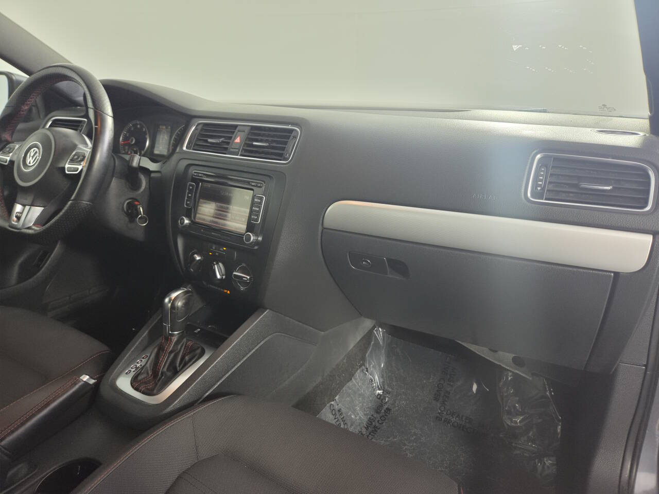 Used 2014 Volkswagen Jetta GLI FWD image 32