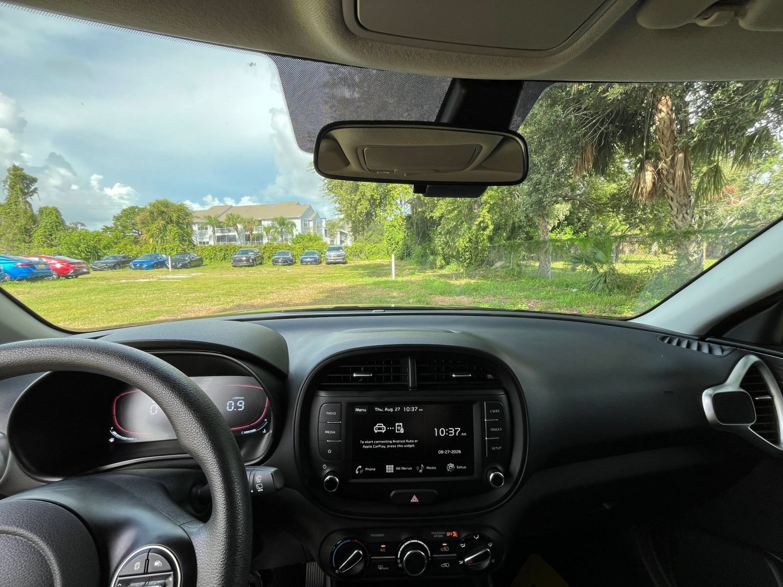 Used 2025 Kia Soul LX w/ LX Technology Package FWD image 30