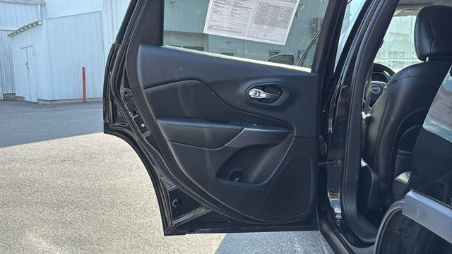 Used 2019 Jeep Cherokee Limited w/ Trailer Tow Group AWD/4WD image 24