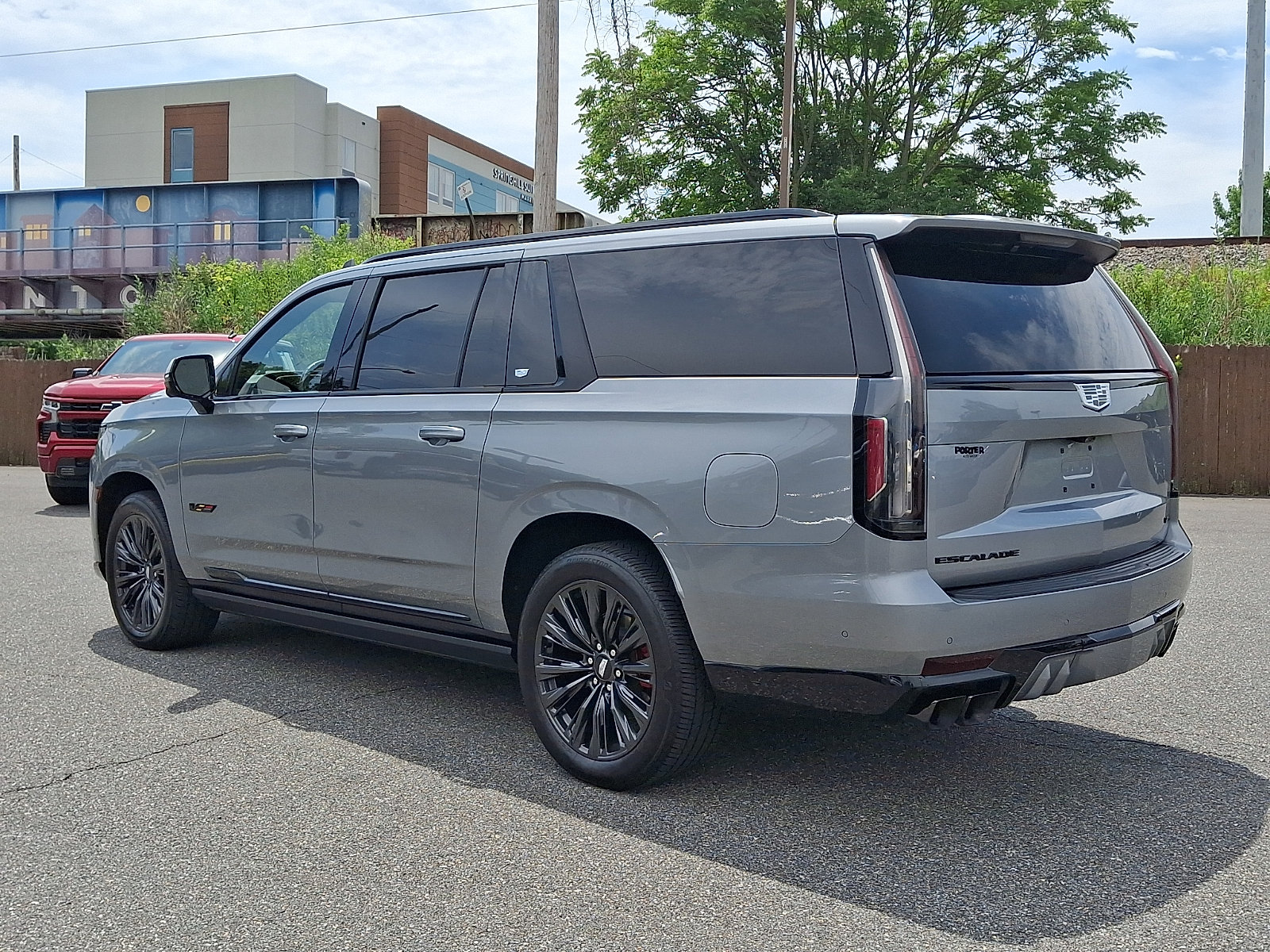 Certified 2024 Cadillac Escalade ESV V w/ LPO, ONYX Package AWD/4WD image 4