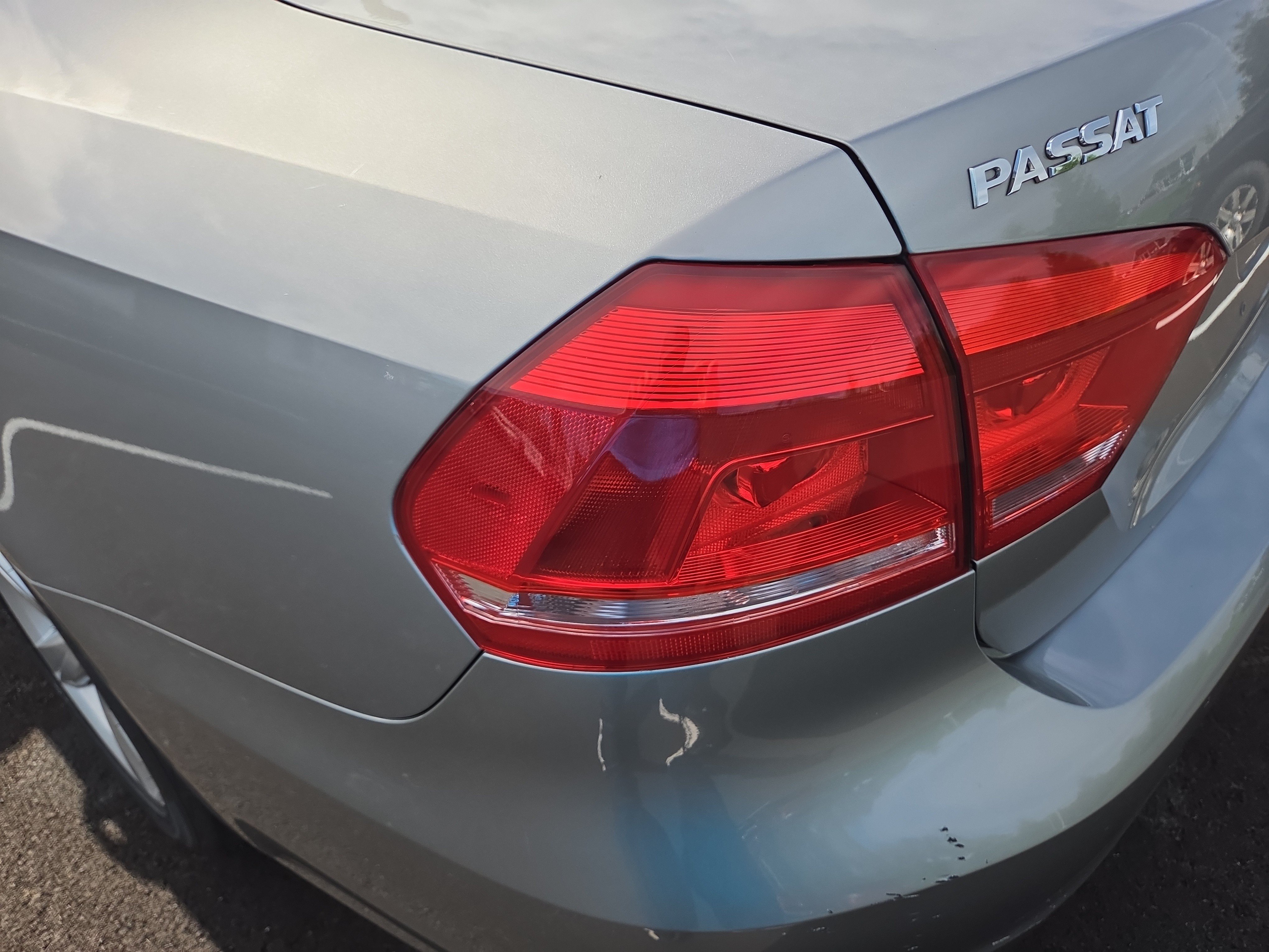 Used 2012 Volkswagen Passat 2.5 SE FWD image 13