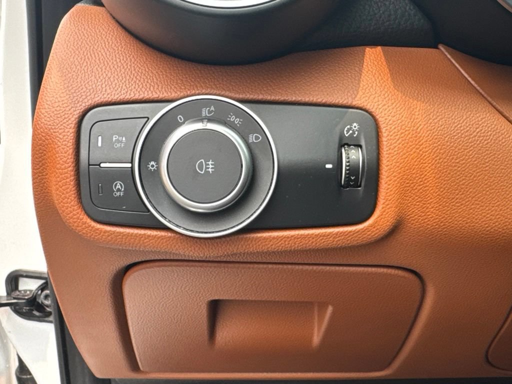 Used 2019 Alfa Romeo Giulia AWD image 40