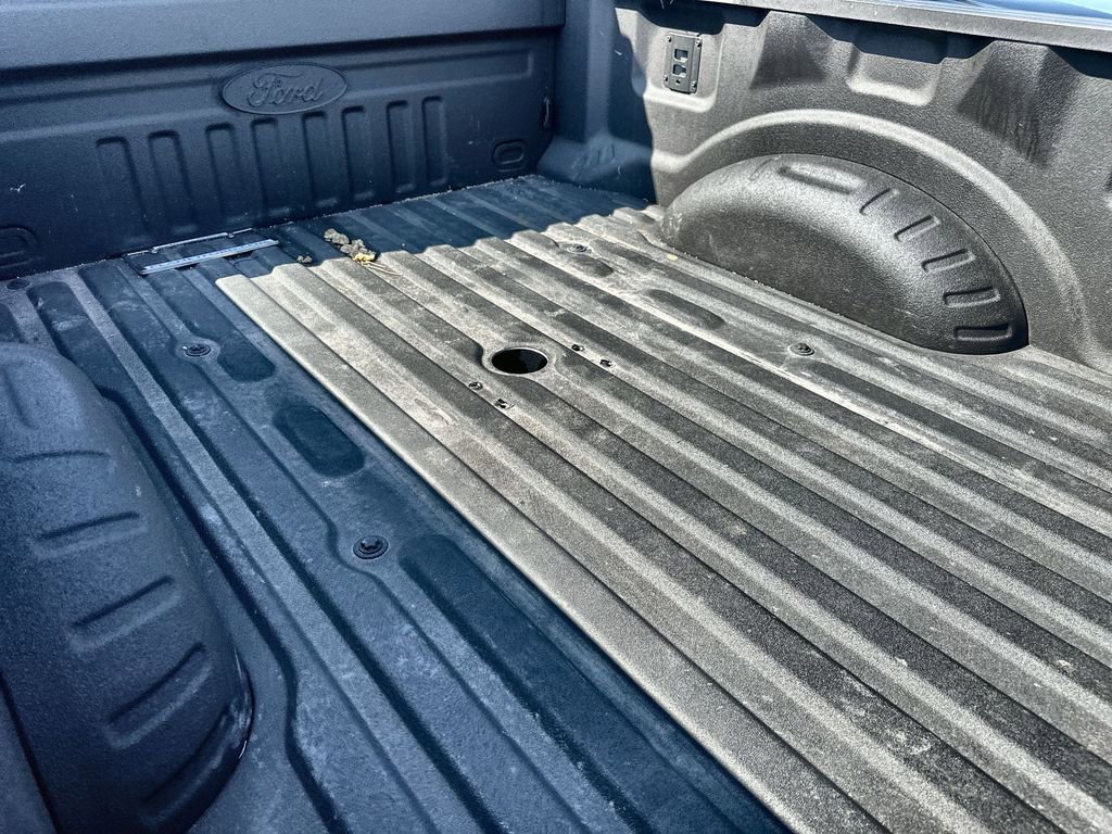 Used 2025 Ford F250 Lariat w/ Black Appearance Package image 10