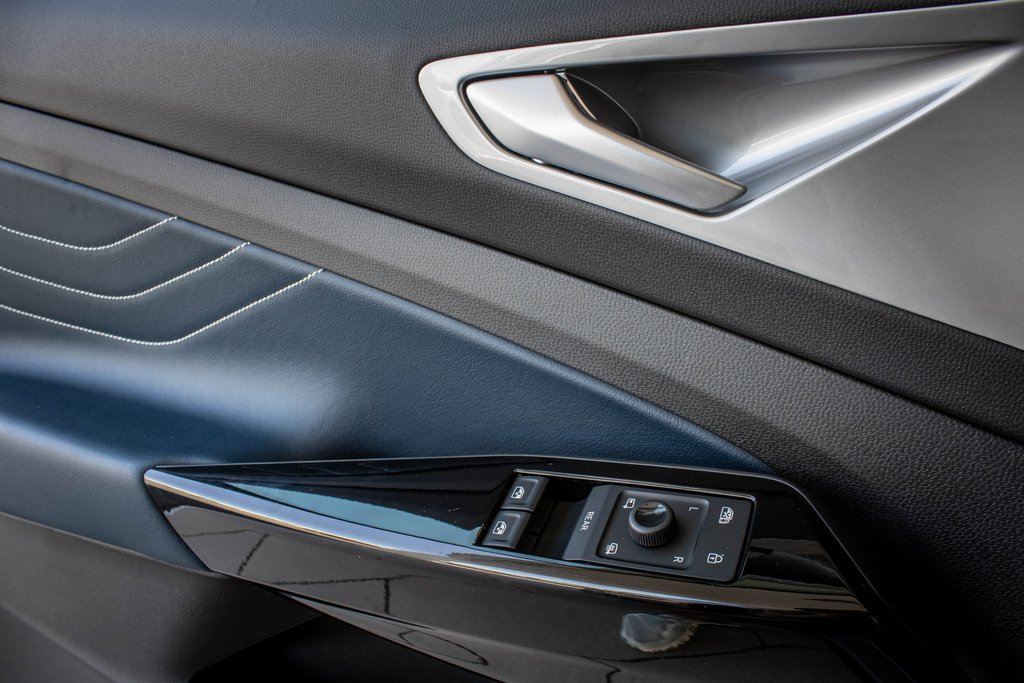 New 2025 Volkswagen ID.4 Pro S Plus image 28