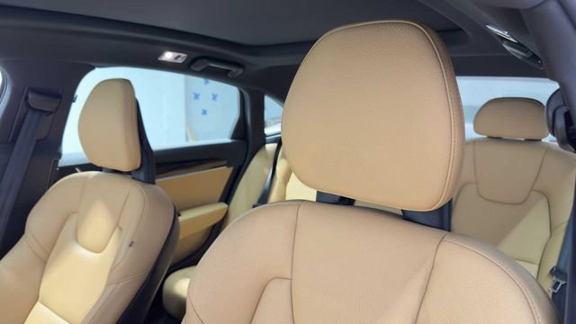 Used 2018 Volvo S90 T5 Momentum FWD image 23