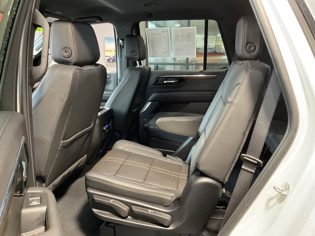 Used 2025 Chevrolet Tahoe High Country image 23