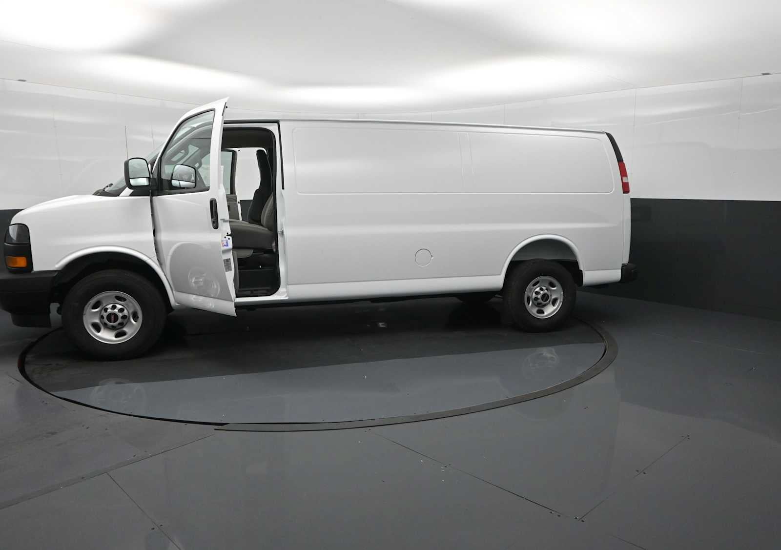 New 2026 GMC Savana 3500 Extended w/ Driver Convenience Package RWD image 27