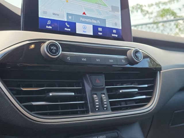 Used 2022 Ford Escape SE w/ SE Sport Appearance Package FWD image 25