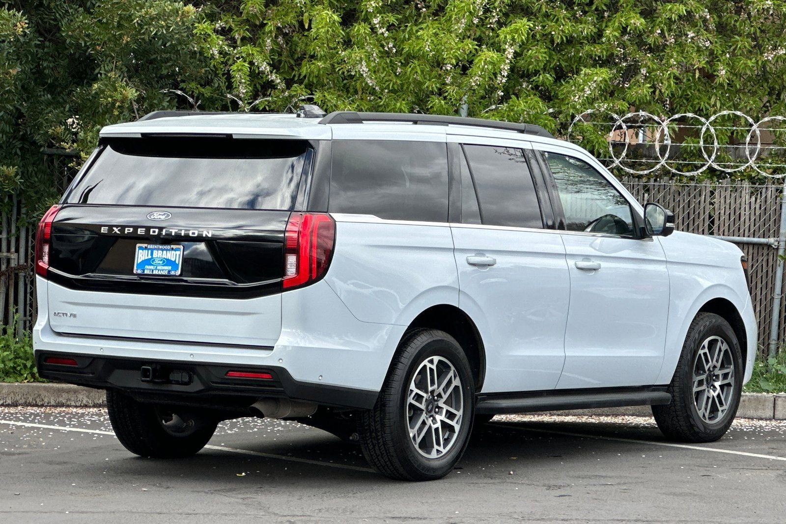 Certified 2025 Ford Expedition Active image 3