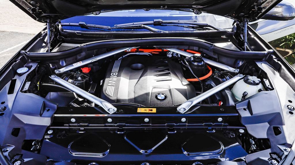 Used 2024 BMW X5 xDrive50e w/ Premium Package image 28