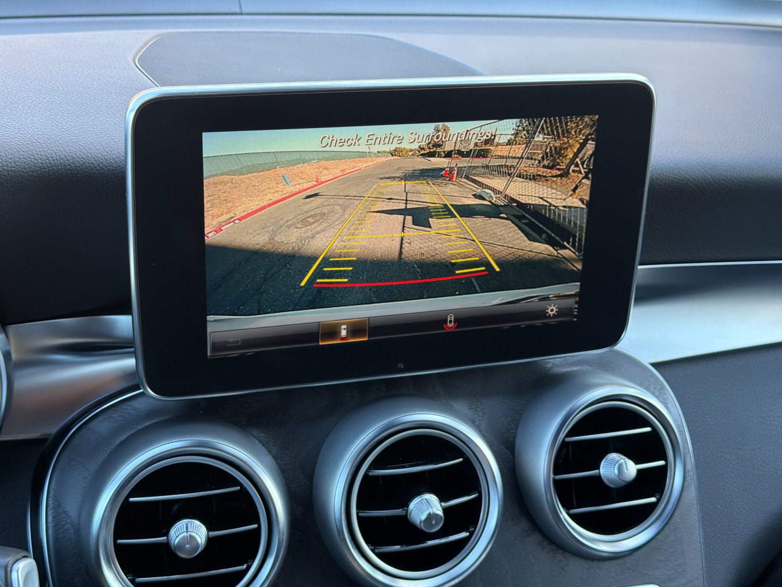 Used 2018 Mercedes-Benz GLC 300 4MATIC image 19