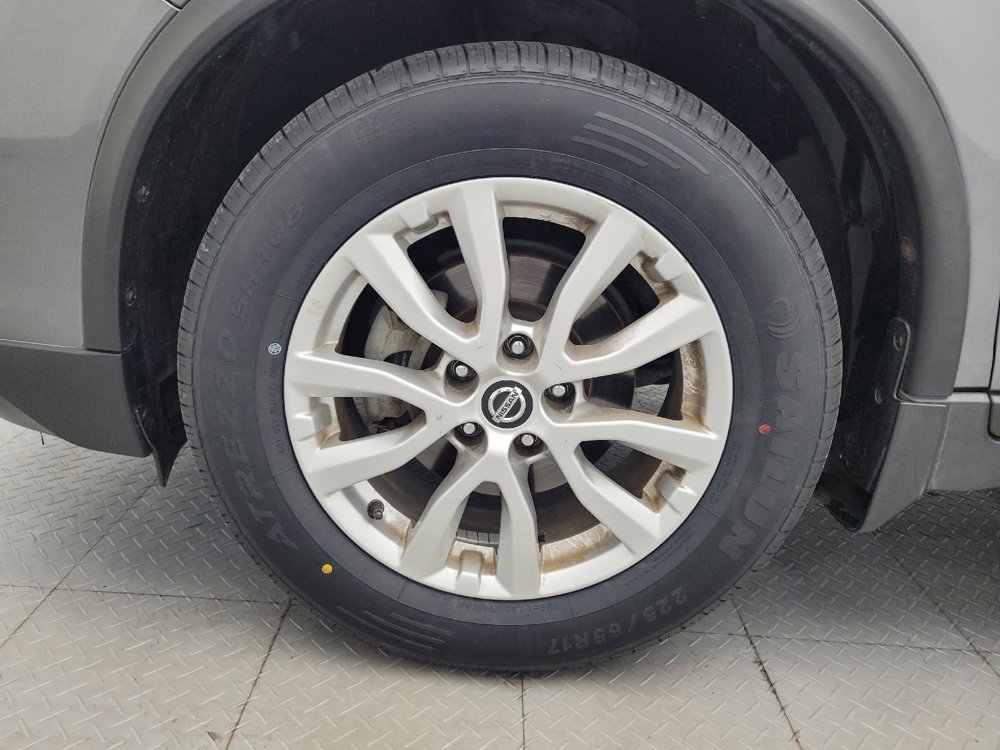 Used 2020 Nissan Rogue S w/ Special Edition Package FWD image 31