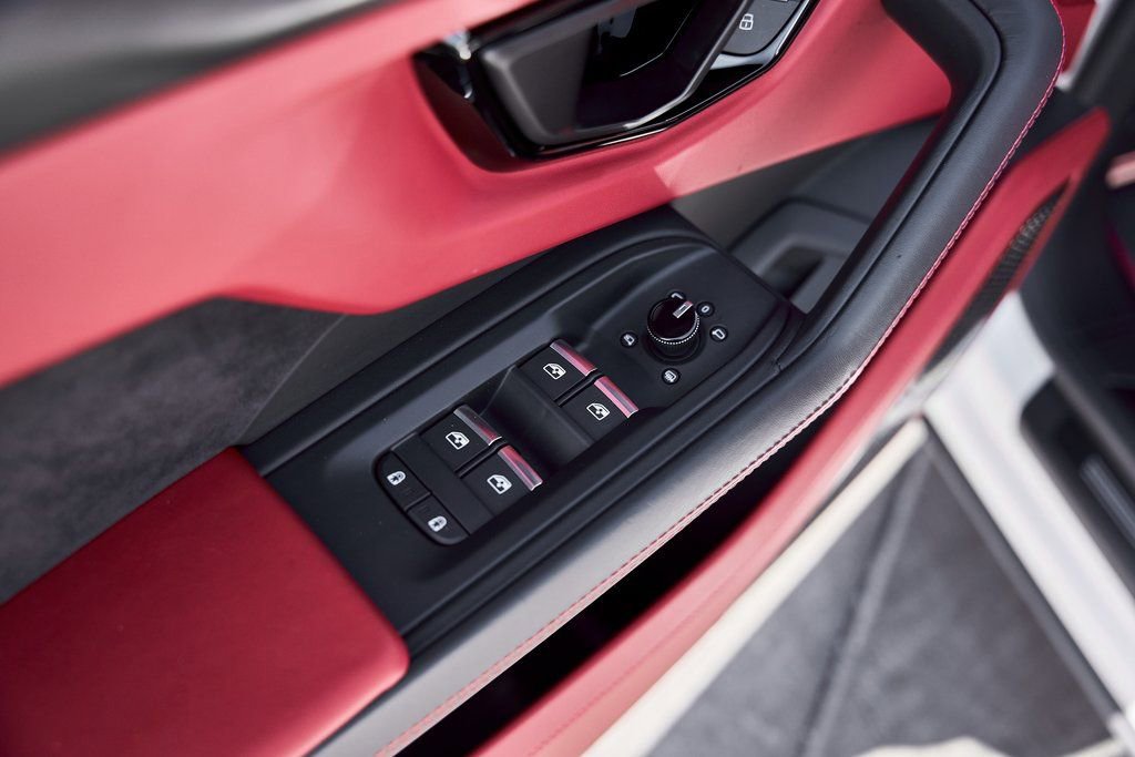 Used 2024 Lamborghini Urus S image 34