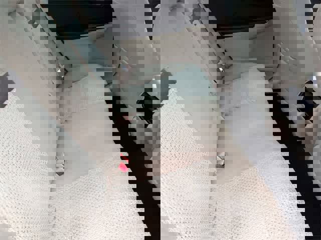 Used 2014 Toyota Camry L image 21