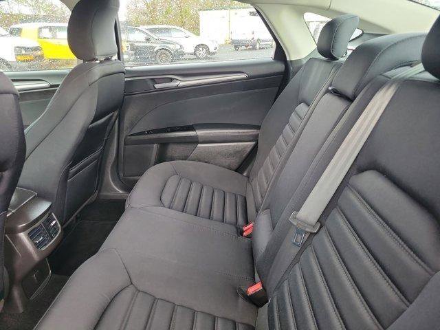Used 2016 Ford Fusion SE FWD image 10