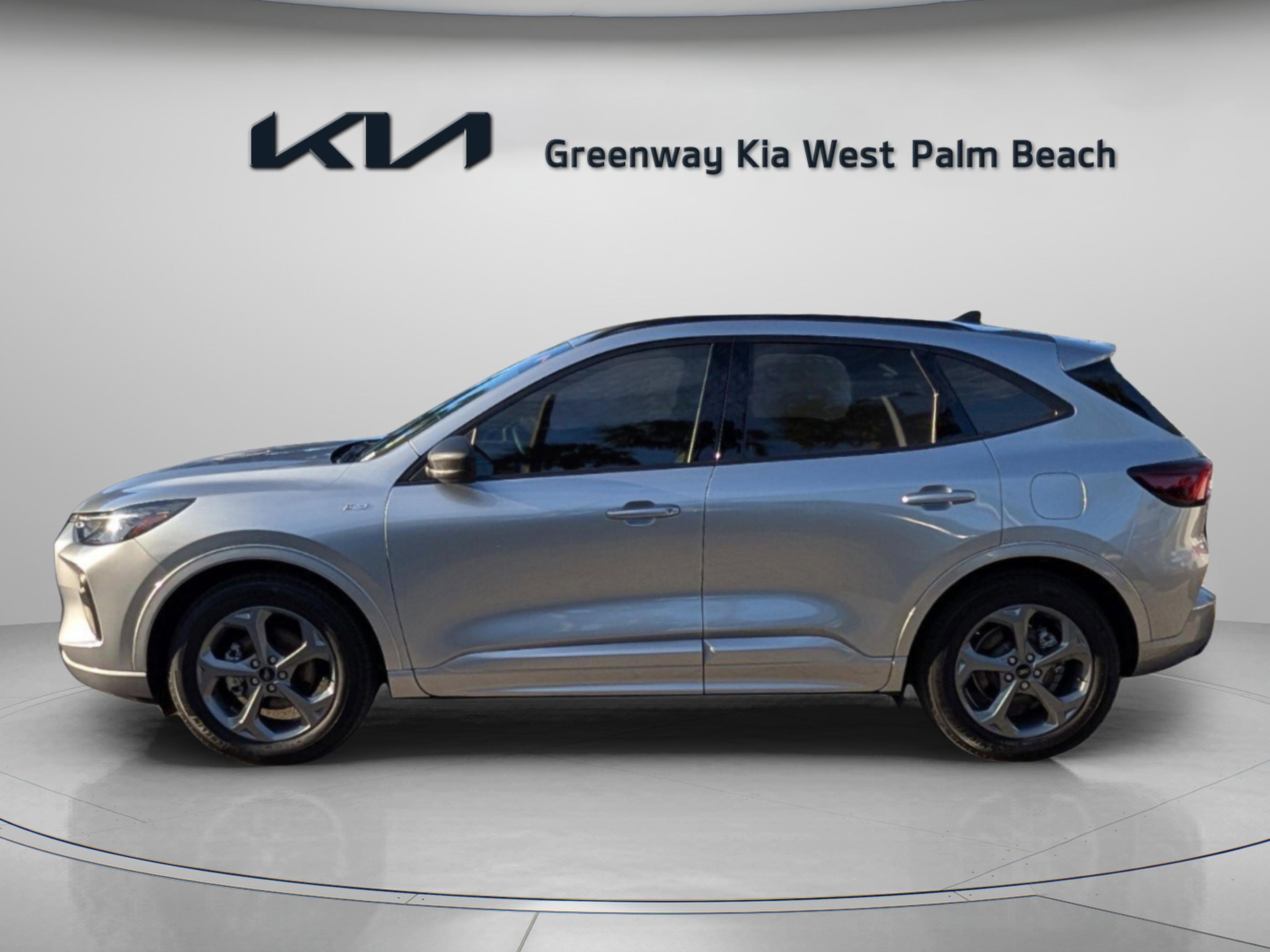 Used 2023 Ford Escape ST-Line w/ Tech Pack #1 image 5