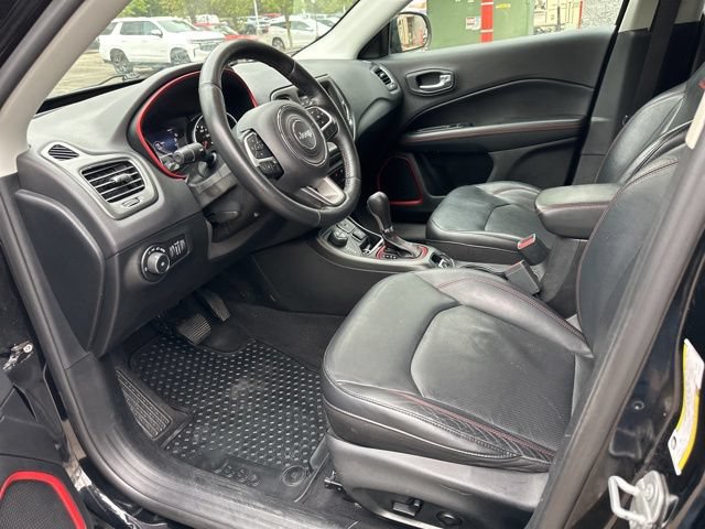 Used 2018 Jeep Compass Trailhawk w/ Leather Interior Group AWD/4WD image 14
