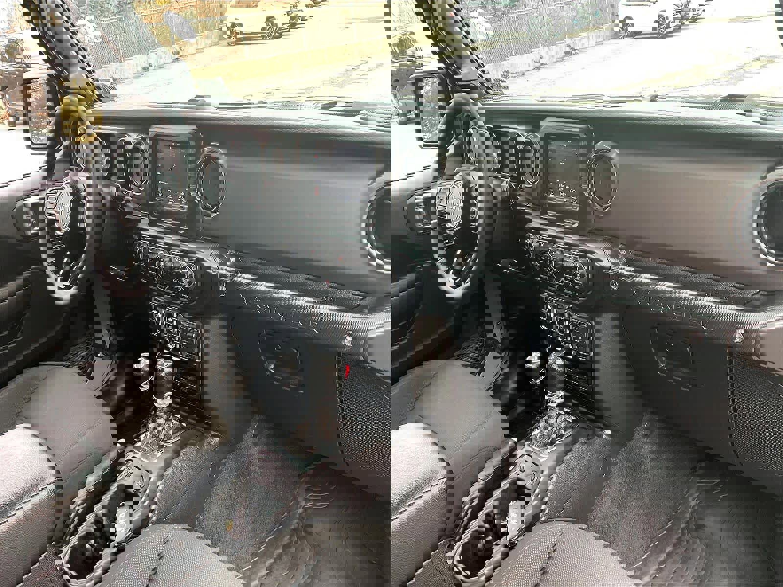 Used 2023 Jeep Wrangler Unlimited AWD/4WD image 14