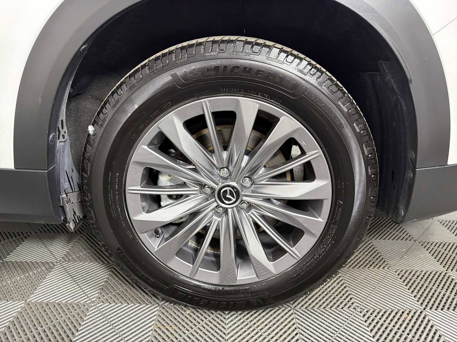 Used 2025 MAZDA CX-90 3.3 Turbo w/ Preferred Package AWD/4WD image 19