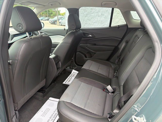 Used 2025 Chevrolet Trax LT FWD image 15