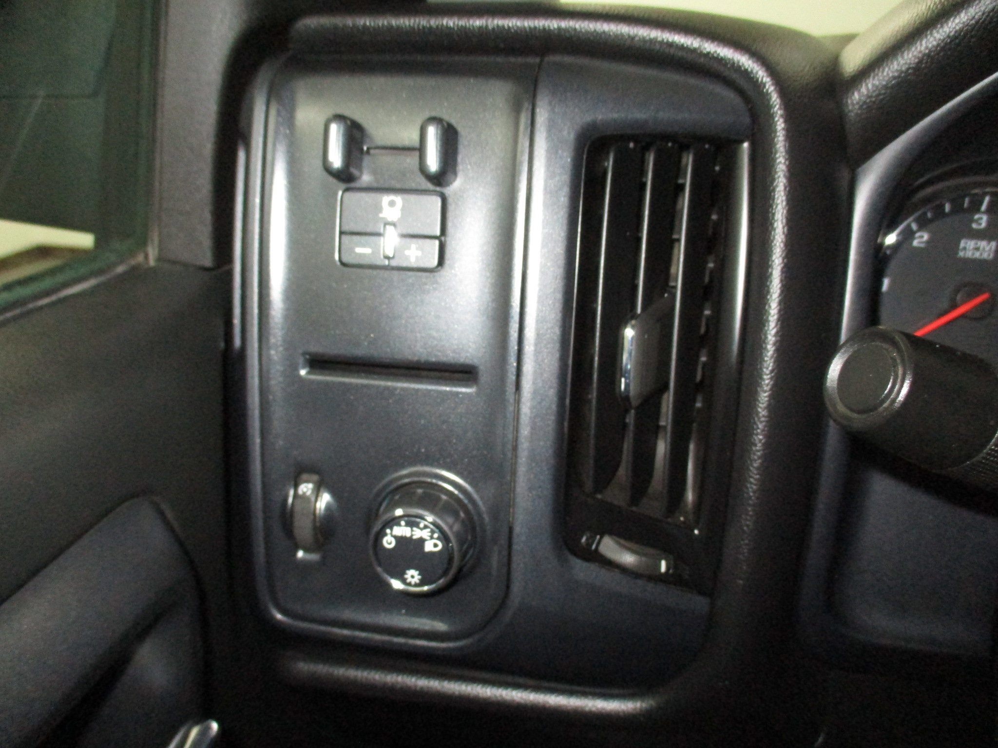 Used 2015 Chevrolet Silverado 2500 W/T AWD/4WD image 20