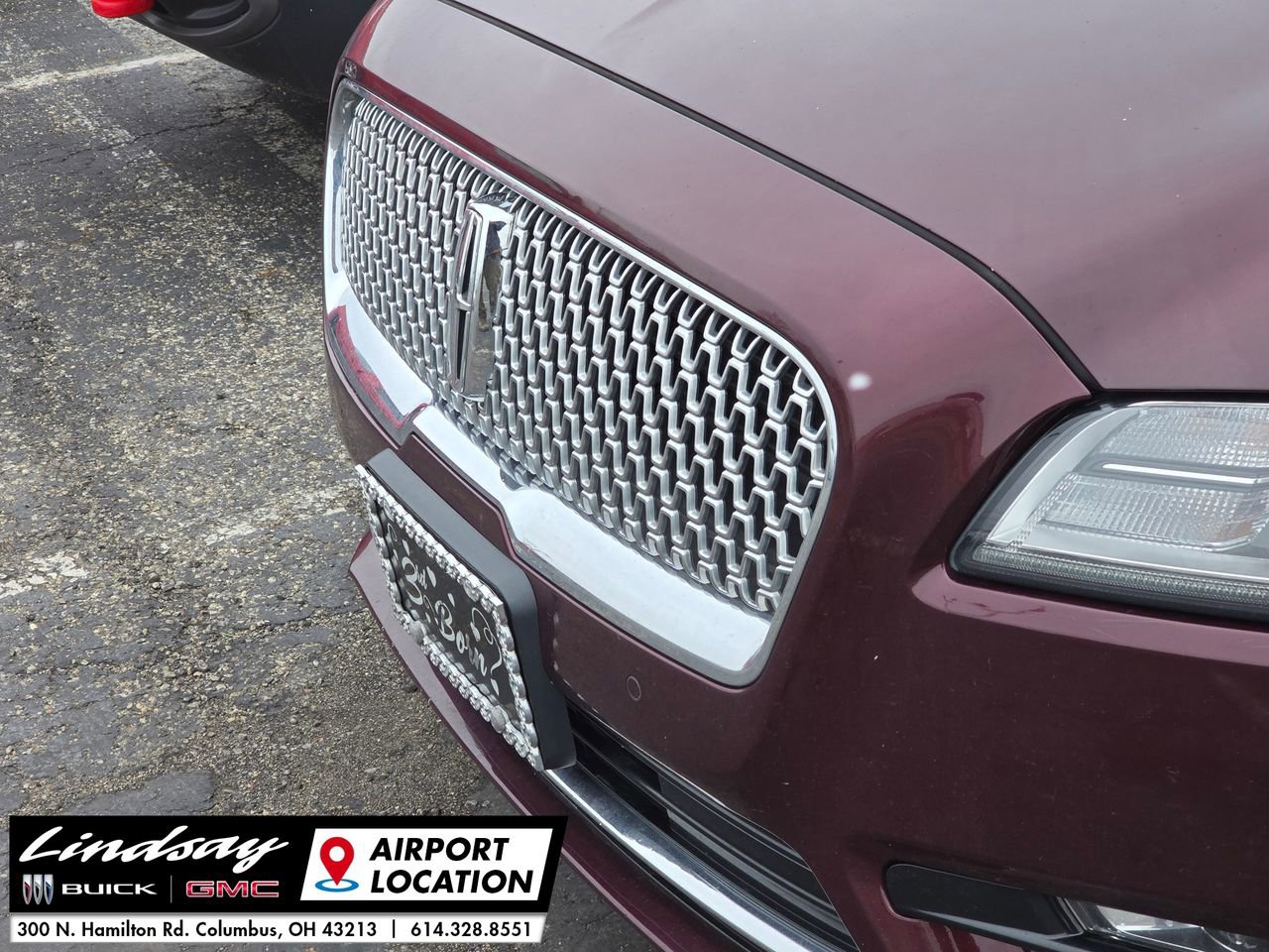 Used 2017 Lincoln Continental Select image 4