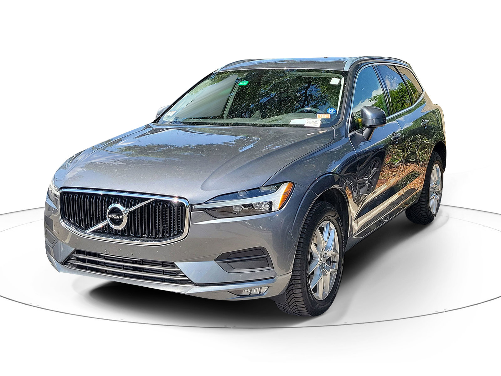 Used 2021 Volvo XC60 T5 Momentum image 2