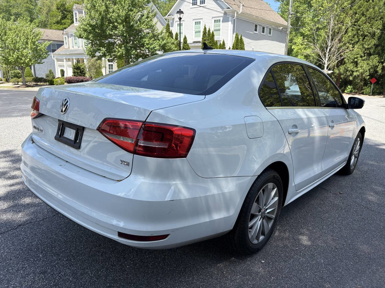Used 2015 Volkswagen Jetta SE FWD image 4