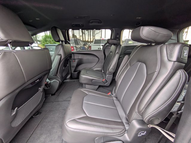 New 2026 Chrysler Pacifica Select image 17