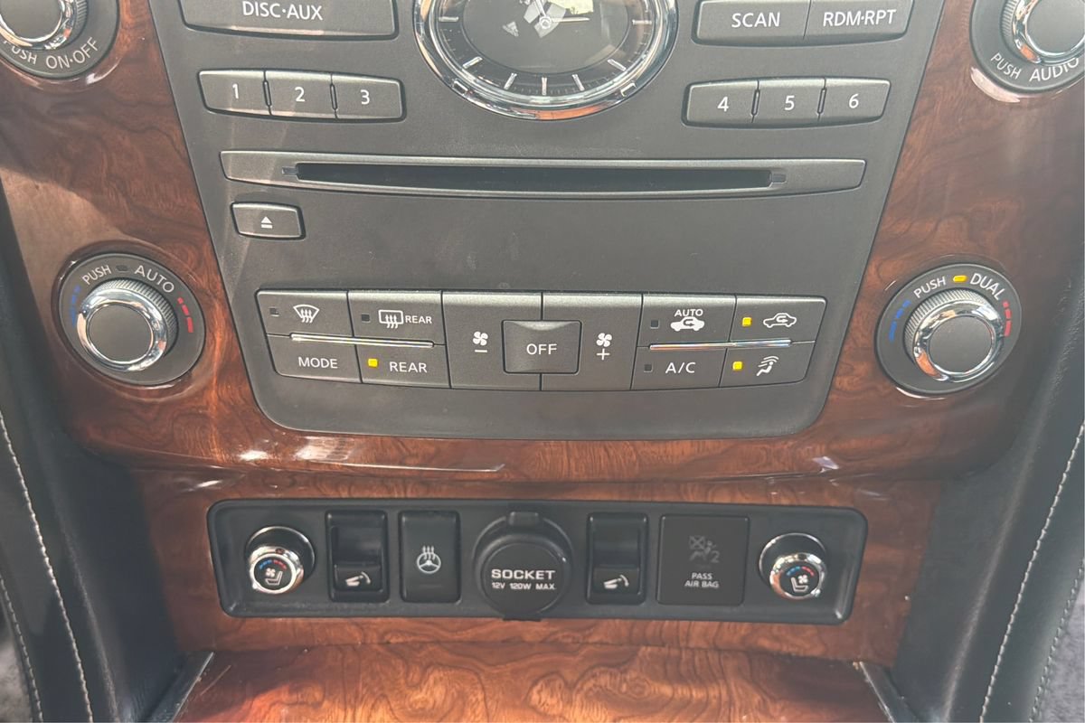 Used 2015 INFINITI QX80 4WD w/ Deluxe Technology Package image 36