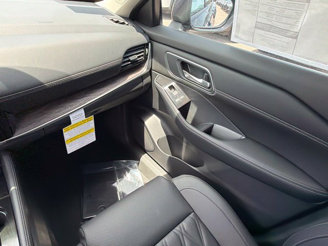 New 2026 Nissan Rogue Platinum w/ Platinum Premium Package AWD/4WD image 18