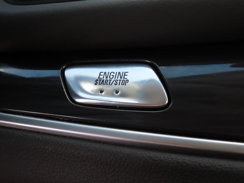 Certified 2020 Buick Enclave Essence w/ Sound and Sites Package AWD/4WD image 9