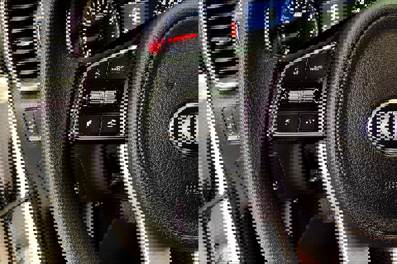 Used 2022 Kia Sportage LX image 11