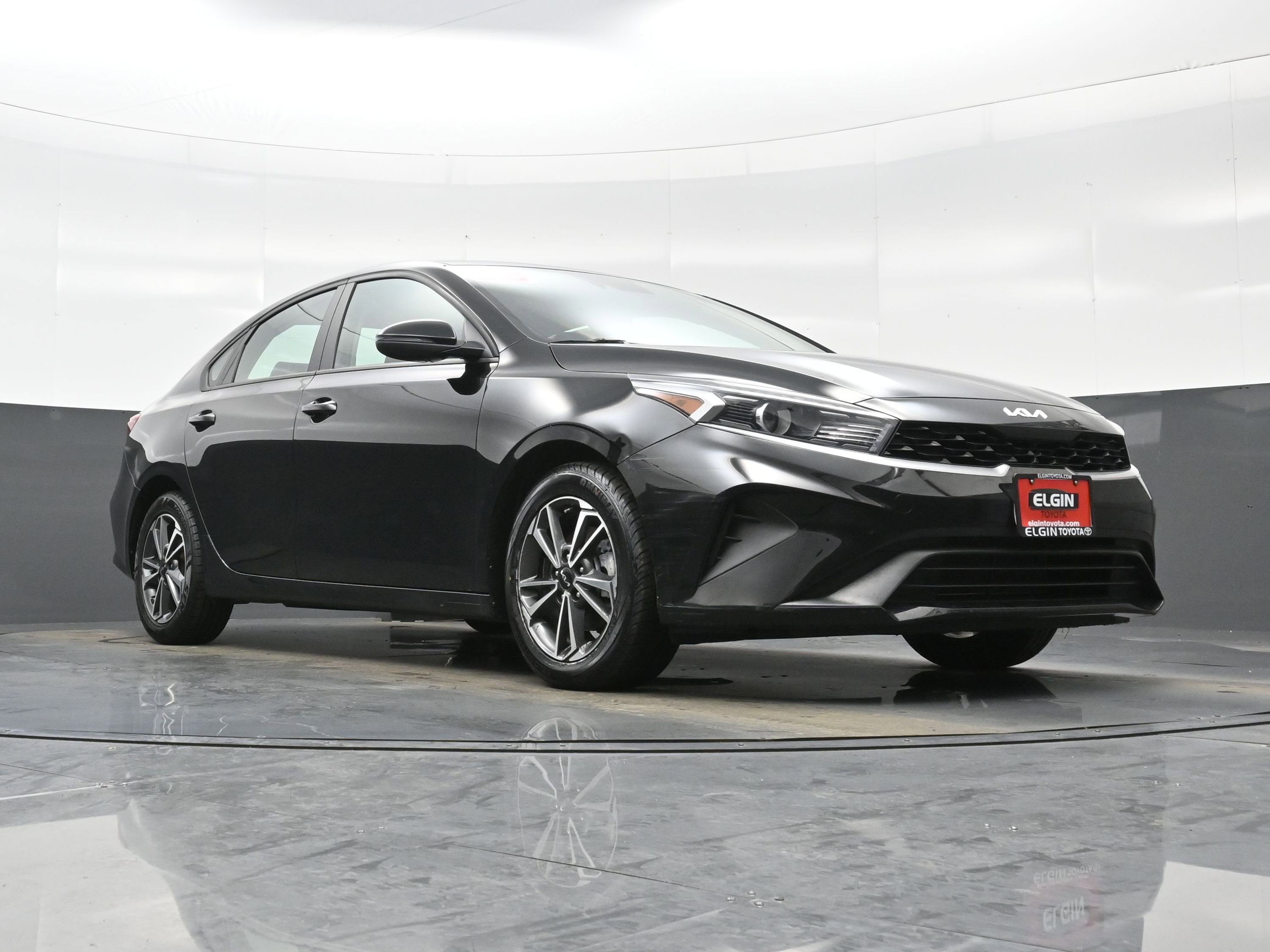 Used 2023 Kia Forte LXS w/ LXS Technology Package FWD image 24