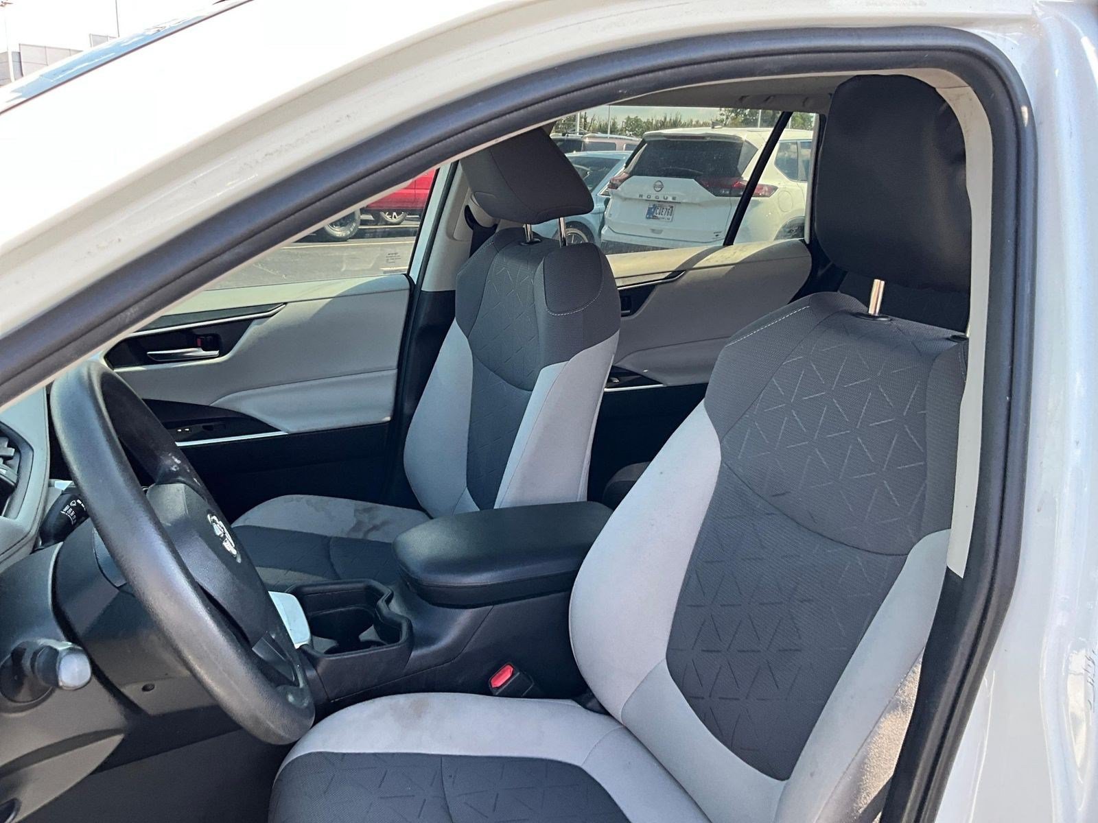 Used 2019 Toyota RAV4 XLE FWD image 19